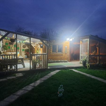 The Ranch Cabin Rathdowney Экстерьер фото